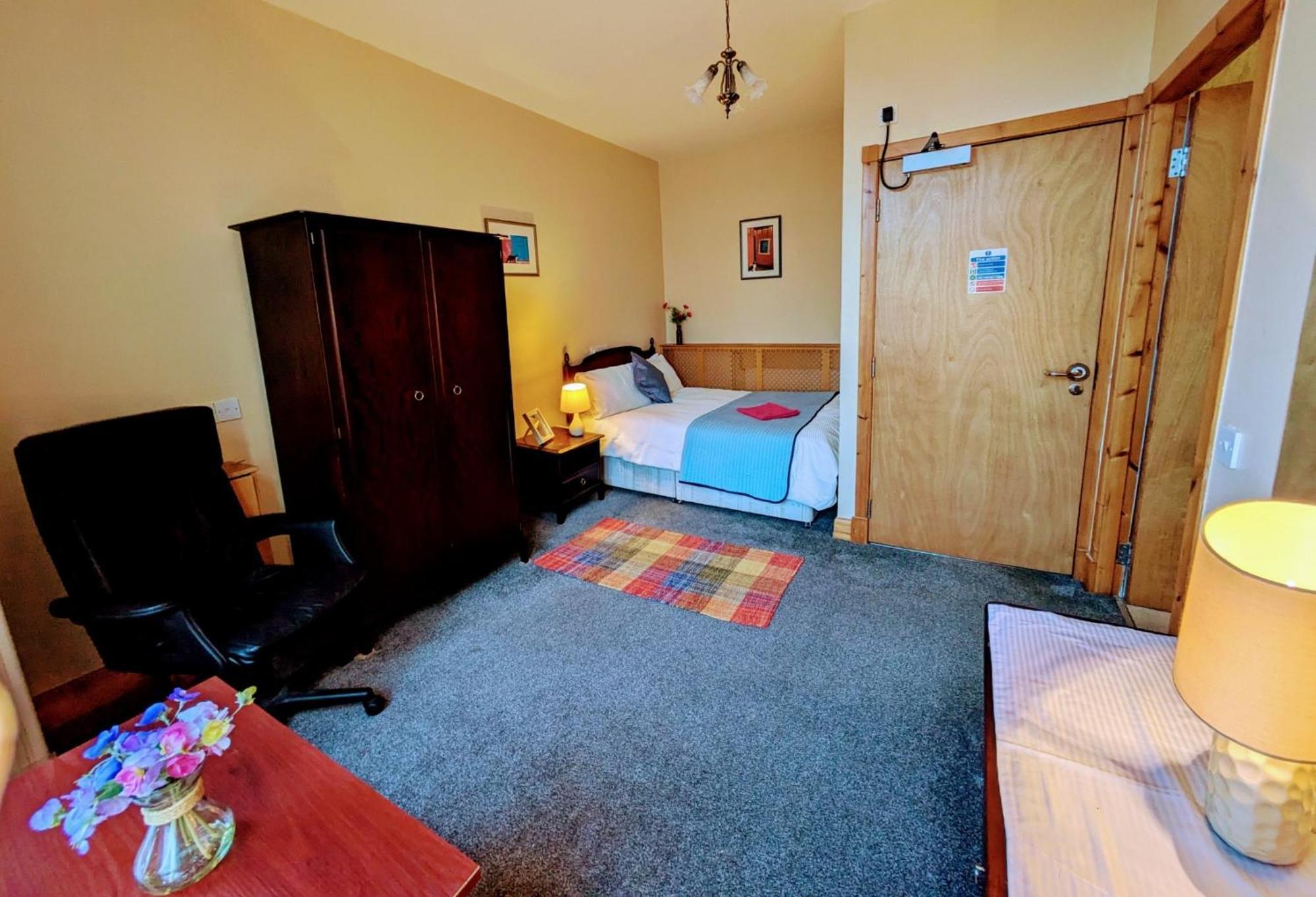 Hollybank - Ensuite Room & Use Of Large Shared Kitchen Dumfries Exterior foto